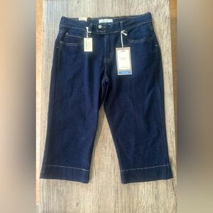 Levi's Dark Blue Capris Jeans